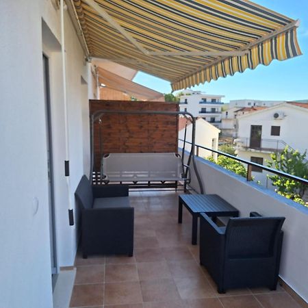 Apartment Mara Primosten Exterior photo